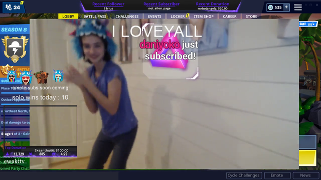 Mizkif and his Viewers Gift hundreds of Subs to Pro Deaf Girl
