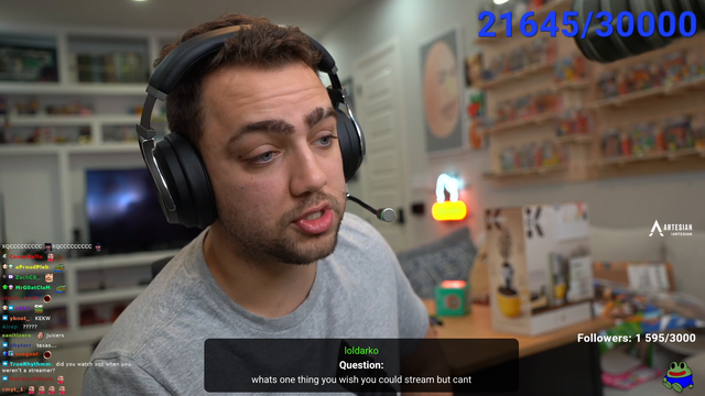 Mizkif talks about a talk he had with xqc during hard times