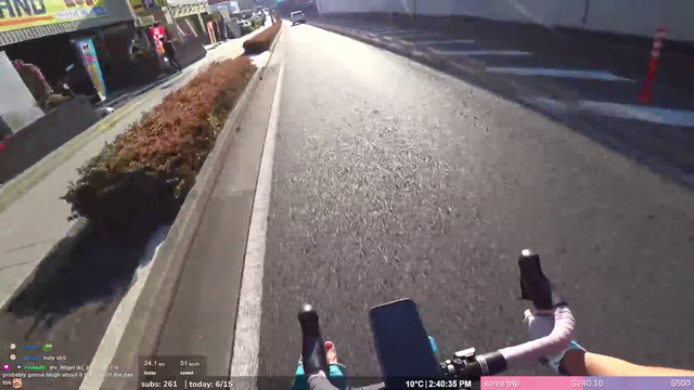 Streamer crashes into a car at high speed in Japan