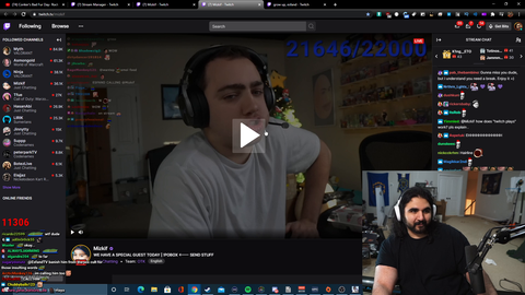 Esfand tries to take a screenshot of Mizkif