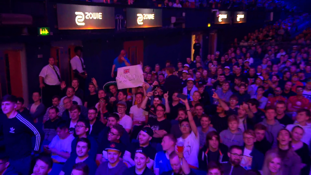 CSGO Major crowd signs