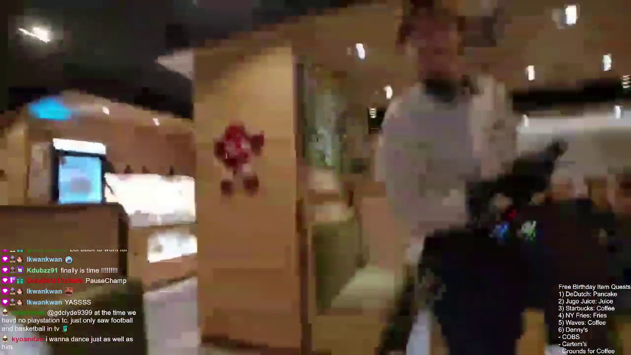 birthday streamer dancing Queencard with Haidilao waiter