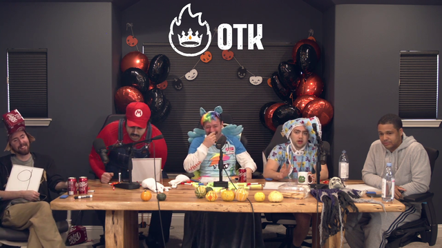Insane costume in OTK's halloween costume contest