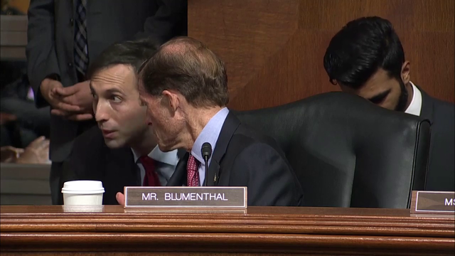 Intergalactic Freak Show in the US Senate!