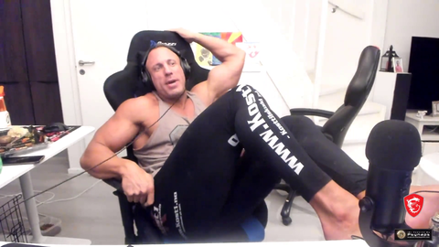Knut Cosplaying Just Chatting Streamers