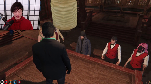 Sykkuno fetishizes himself via "puppy play" to land a job