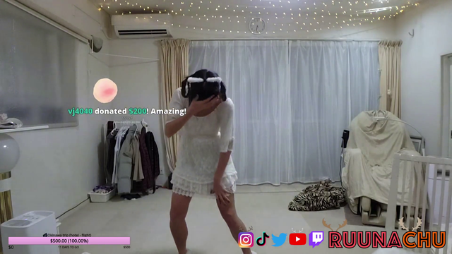 Mom, daughter, and dog celebrate $200 DONO