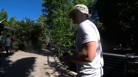 Deaf fan thanks Mizkif for everything he's done for Ewok