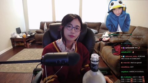 Jinny donators have a conversation