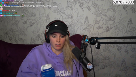 How Esfand consoles crying women