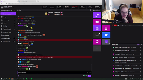 Streamer proves to chat that he does not watch Amouranth