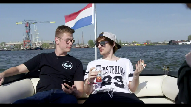 Anyone know what does the Dutch flag look like?