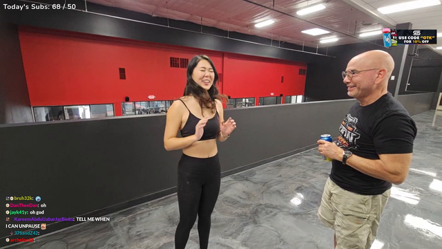 ExtraEmily asks mizkif dad if she has a big gyat