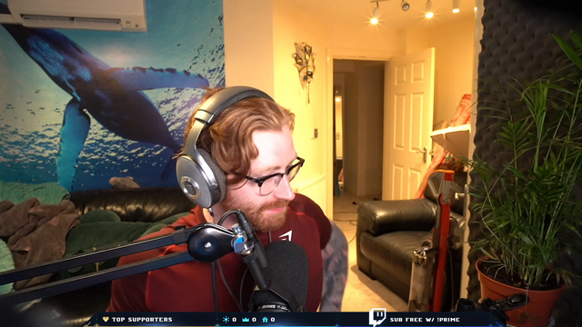Streamer Should Clean His Glasses