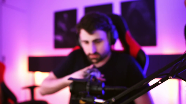 Otzdarva showcasing his cute pet