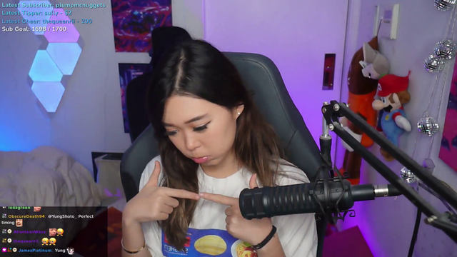 ExtraEmily shows her appreciation to chat