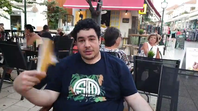 Greek embarrassed by mum reading the chat