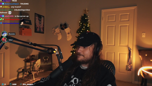 Blaustoise gets emotional thanking Spaceboy for helping him into NoPixel