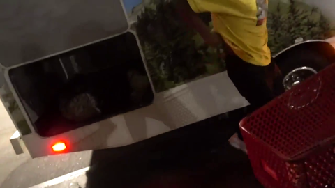 Dankquan and Ice trying to rob a cart