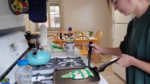 Maya makes a dank pancake