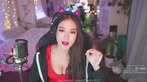 E-Girl Gets Brutally Honest About Shamelessness