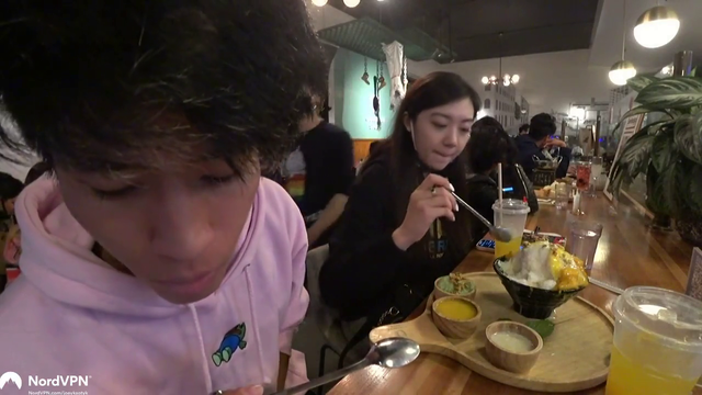 fanfan turns the roast around to her favor