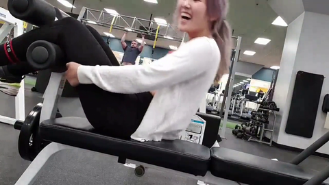 Korean IRL streamer getting told she's a joke on society but doesn't understand and just says thanks