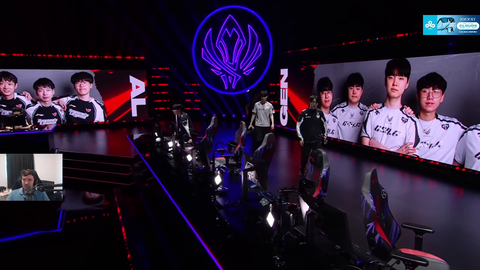 Doublelift and Meteos share their favorite gifts