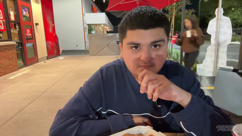 Girl Immediately Walks Away From Kick Streamer After Finding Out He Only Has 12 Viewers