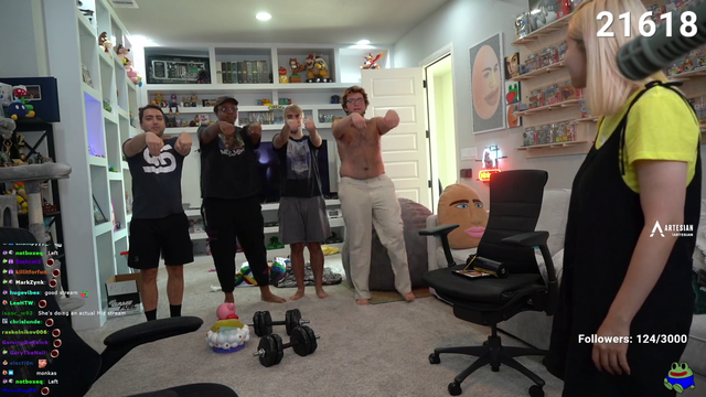 Mizkif offers HAchubby a guessing game to earn an orange