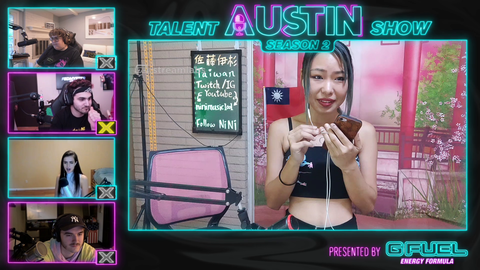 AustinShow - Alexandra Botez pulling out the mandarin