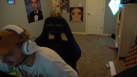 Erobb submits his Kick.com video application to trainwrecktv