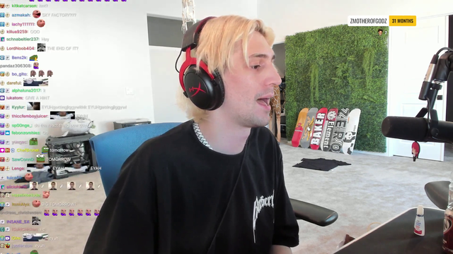 XQC announces that he is moving back to Canada to gamble.