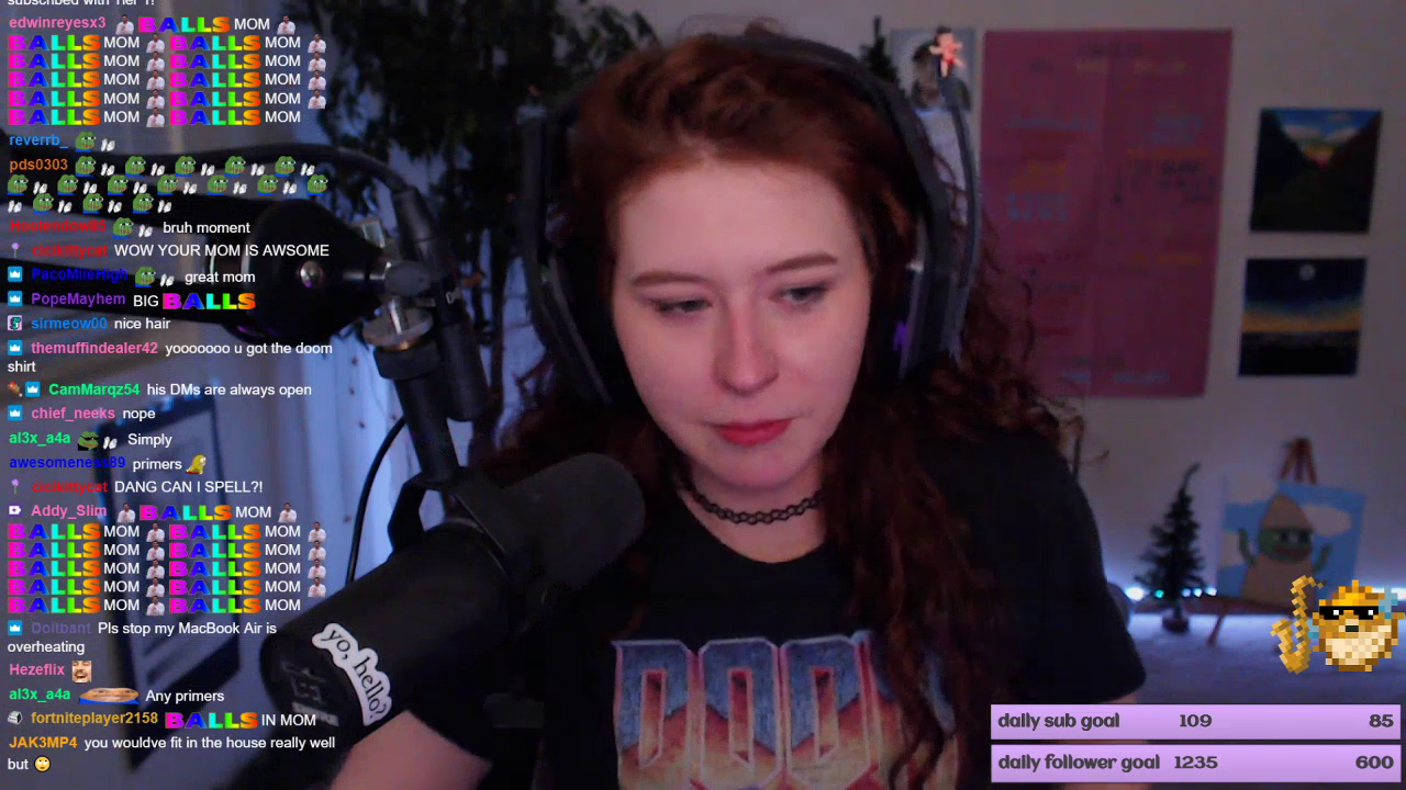 Streamer breaks her favorite ring because of sub alerts