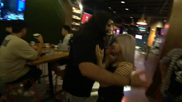 HACHUBBY fans stream snipe to Jake to meet her
