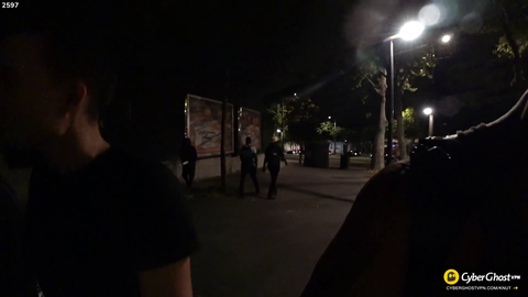 Paris: Random guy holding a knife comes after Knut