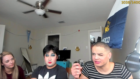Taking off fake eye lashes