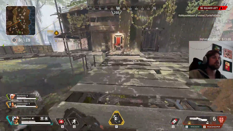 Forsen has a friendly chat on apex legends