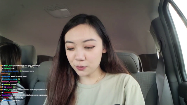 Friendly driver takes fanfan and Hachu to the airport
