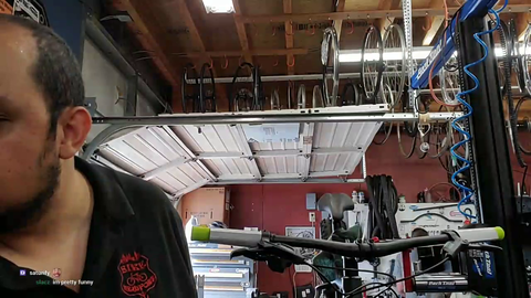 guy fixing a bike with 1 viewer realises i'm a greek sub