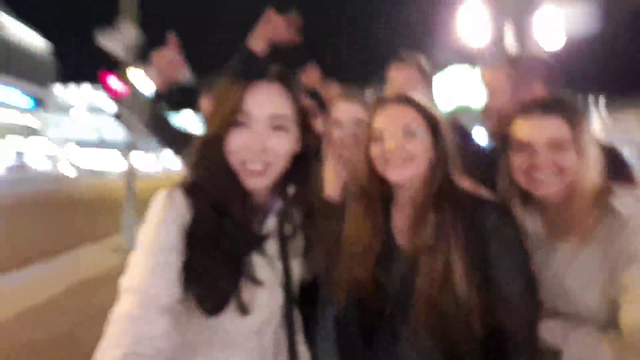 GiannieLee meets some tourists