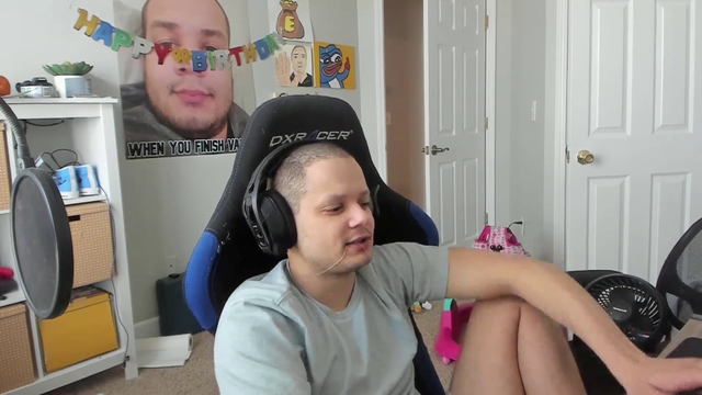 Erobb looks at r / yiff and loses his innocence (look at his face reaction)