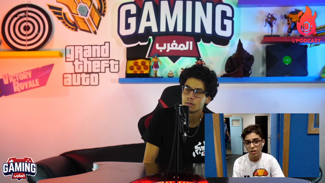 A kid gets kicked by his dad on stream