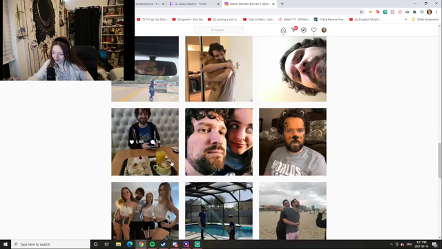 Female streamer investigates Destiny