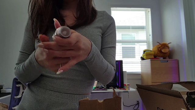 Alinity opens a gift