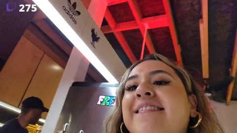 Restaraunt staff takes over stream (GONE WHOLESOME)