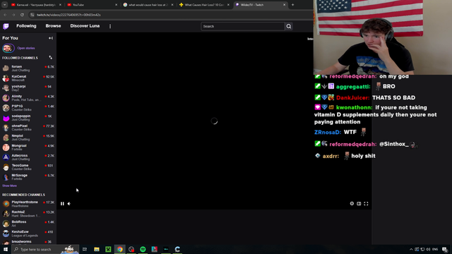 Small streamer [WildezTv] realizes he might be balding