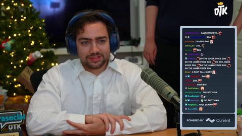 Mizkif stands next to Zoil