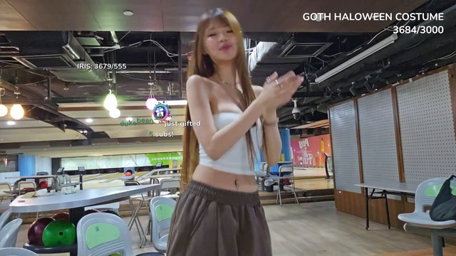 irissiri129 - IRL smol dance