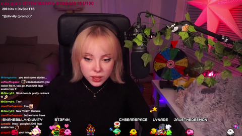 Streamer shows her new haircut